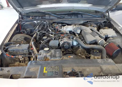 2005 Ford Crown Victoria Lx/Lx Sport from USA, damaged, VIN 2FAFP74W45X157106